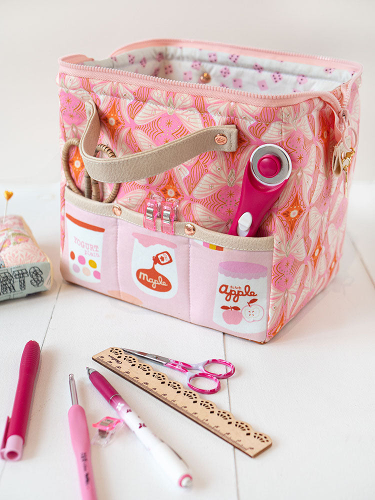Stylish Sewing Tote Kit