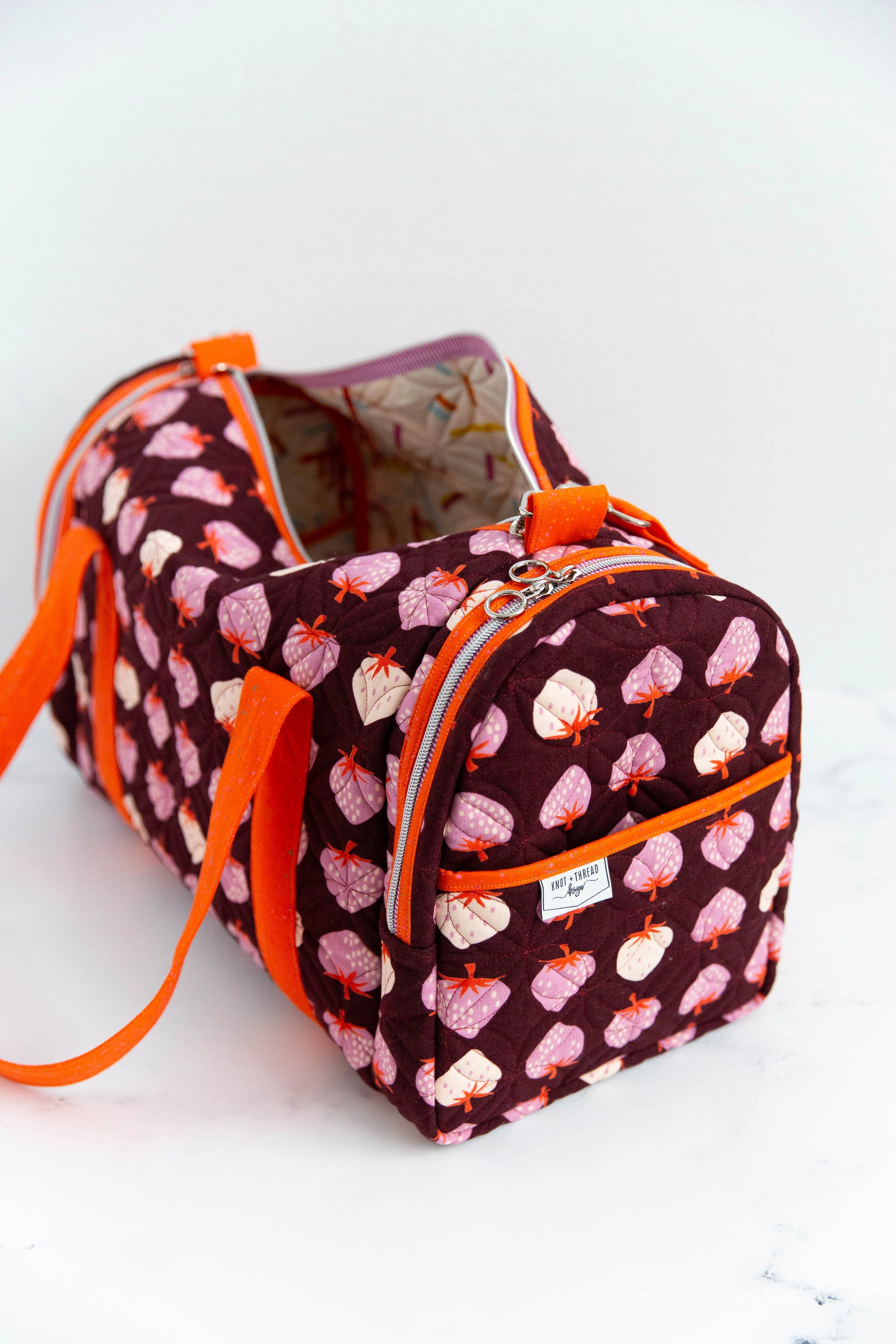Lucy Duffle Pattern by Kaitlyn Howell – Quilt in a Day
