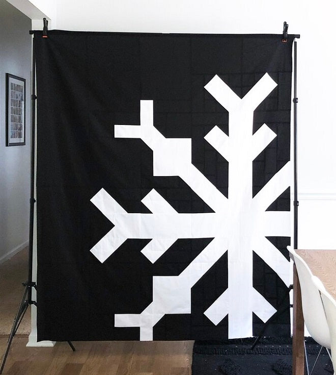 Ice Box Pattern Snowflake Quilt Pattern by Nicole Daksiewicz – Quilt in a Day